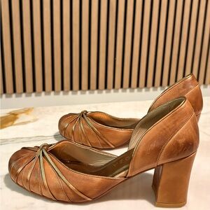 Chic Tan Leather Heels